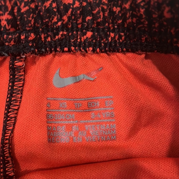 *FINAL CALL* NIKE Running Shorts in Crimson and Black in X-Small or 4 years - Picture 4 of 4
